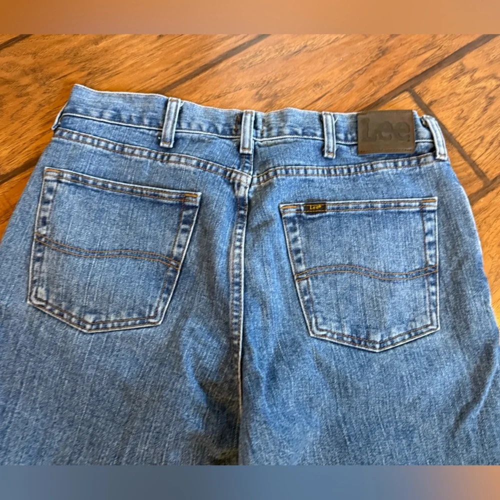 Lee jeans men’s modified length 34x33 (tag 34x36) blue Regular Straight cotton